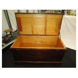 Vintage Blanket Chest With Dove Tail Finishes