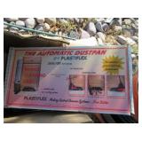 Automatic Dustpan by Plastiflex,