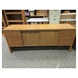 6 Foot Long Desk With Key