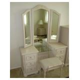 Broyhill Bureau With Mirror And Bench