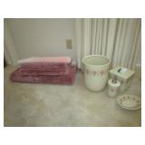 Porcelain Bathroom Set With Throw Rugs