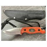 Deer Medallion Hunter 7.5" Overall, Sheath