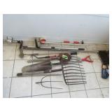 Farm Equipment, Pitchfork, Brushes, Hoe, Gardening