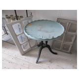 Decorative Windows, Unique Table