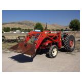 1968 Massy Ferguson 165 Tractor w/ Farmhand F233