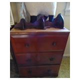 chest of drawers
