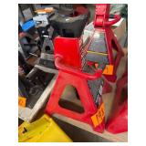 198 6 ton Big Red floor stand