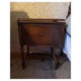 White Rotary Sewing Machine & Wooden Case