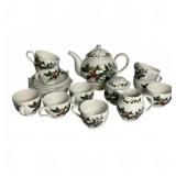 Portmeirion Holly & Ivy Teapot and 8 Cups