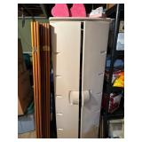 Rubbermaid Cabinet With Holiday Dï¿½cor