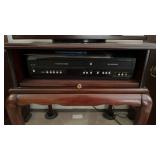 Magnavox VHS HQ & DVD Recorder VCR ZV427MG9