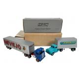 DeHanes 1:55 Scale Navajo Trucks with Boxes