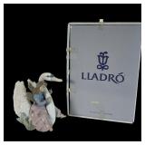 Lladrï¿½ Swan Song Figurine