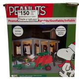 Lg. Inflatable Movie Screen & Peanuts Decoration