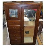 Chifforobe