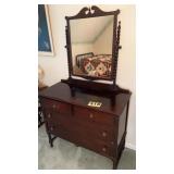 Full size bed and dresser 41in x 19in x 70in