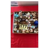 Figurines & miniatures