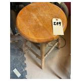 Swivel seat stool