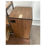GE Small Fridge-works