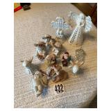 Figurines
