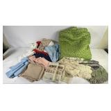 Table Cloths, Napkins, Table Runners +