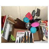 LOT OF KNIVES BLOCK, UTENSILS, KNIVES