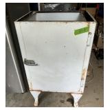 ANTIQUE ICE BOX NO TOP