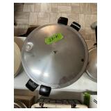 LARGE PRESTO PRESSURE COOKER W JIGGLER