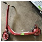 VINTAGE RED PUSH SCOOTER