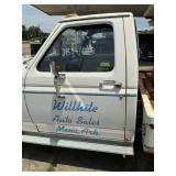 1985 FORD F350 TOW TRUCK W TITLE-RUNS