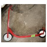 VINTAGE RED PUSH SCOOTER