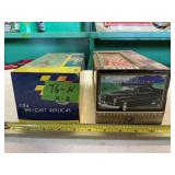 2 DIE CAST COLLECTORS EDITION 1:24 CARS