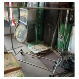 METAL CLOTHES RACK
