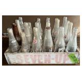 7UP-WOODEN CRATE W VINTAGE BOTTLES