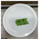 12 DINNER PLATES,PORCELAIN BY ROYALTON CHINA COMPY