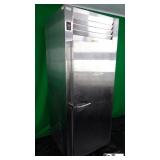Traulsen RRI132LUT-FHS Commercial Refrigerator Traulsen RRI132LUT-FHS Commercial Refrigerator