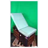 Midmark 100 Exam Table Midmark 100 Exam Table