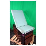 Midmark 100 Exam Table Midmark 100 Exam Table