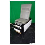 Midmark 102 Exam Table