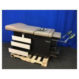 Midmark 100 Exam table w/ Medtronic Foot Pedal(502