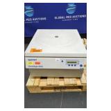 Eppendorf Centrifuge 5810