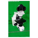 Nikon E400 Eclipse Microscope (Doesn't Fully Power