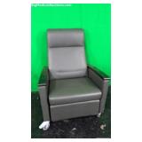 Hill-Rom P9080 Sleep[ing Chair Hill-Rom P9080 Sleep[ing Chair