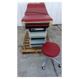 Midmark 404 Exam Table with Matching Rolling Stool Midmark 404 Exam Table with Matching Rolling Stool
