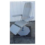 UMF 8675 Manual Exam Chair UMF 8675 Manual Exam Chair