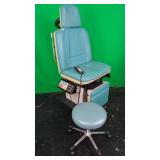 Midmark 411 Power Exam Chair w/ Stool Midmark 411 Power Exam Chair w/ Stool