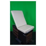 Midmark 104 Exam Table Midmark 104 Exam Table