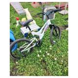 White Mountain Bike With Suspension