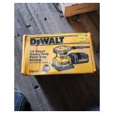 DeWalt DW411 Palm Grip Sander