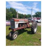 International 560 Tractor, 1332.9 Hrs